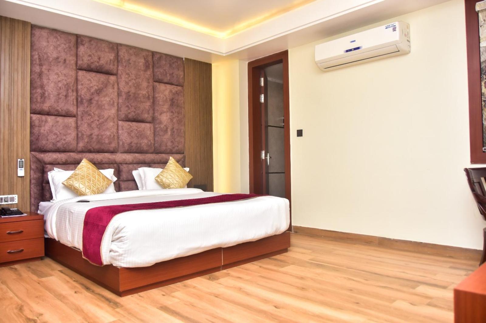 Hotel The Park View Prayagraj Exterior photo