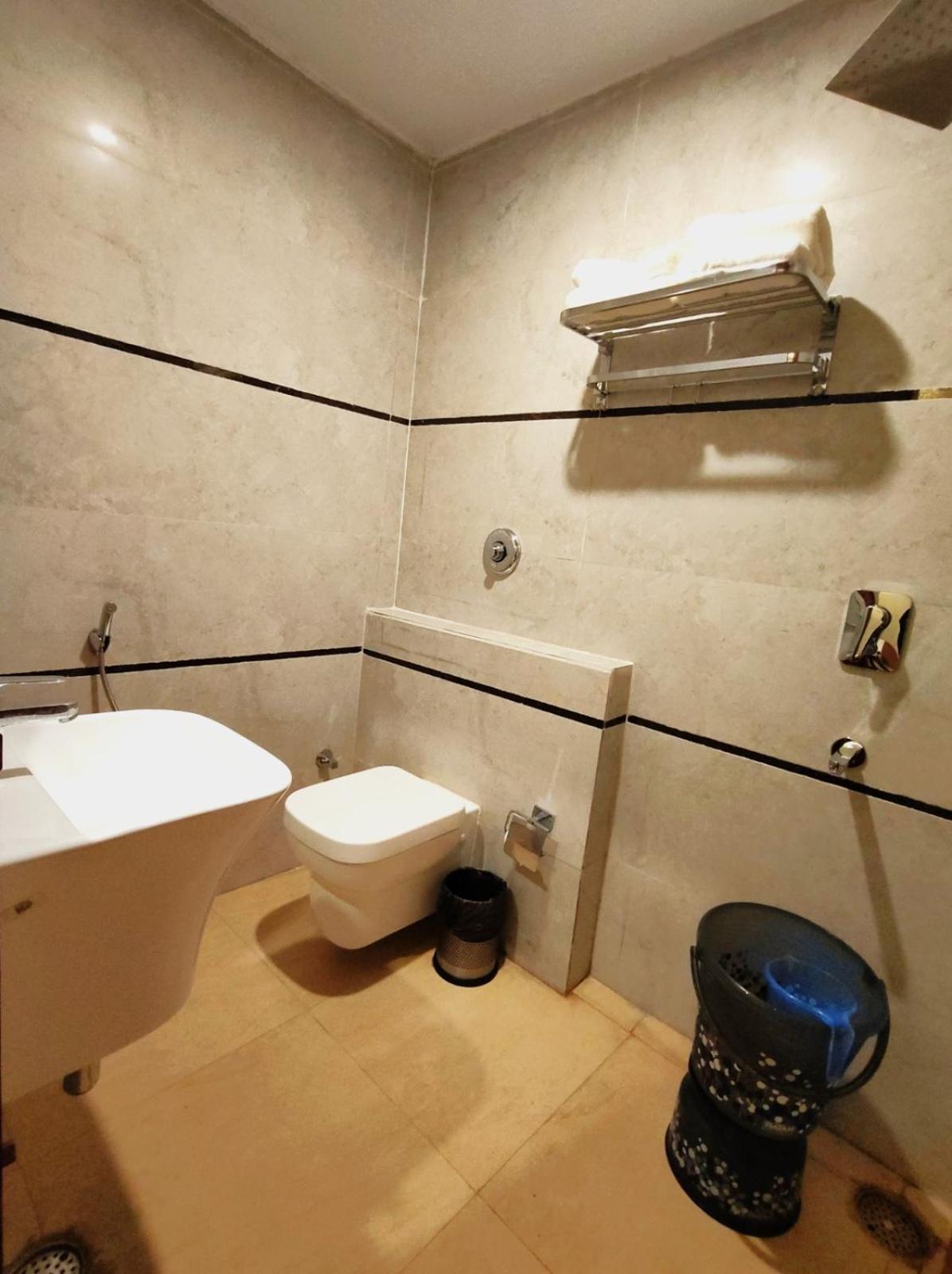 Hotel The Park View Prayagraj Exterior photo
