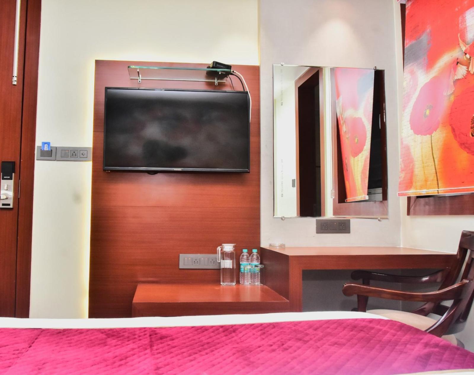 Hotel The Park View Prayagraj Exterior photo