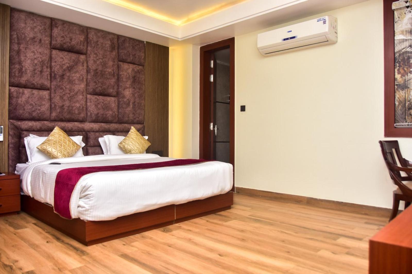 Hotel The Park View Prayagraj Exterior photo