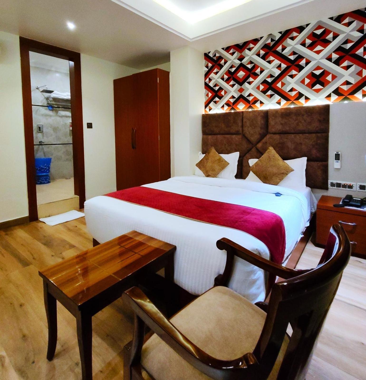 Hotel The Park View Prayagraj Exterior photo